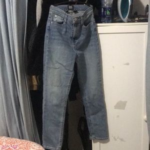 BDG Girlfriend High Rise Jean Light wash